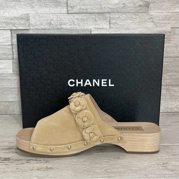 Chanel Camellia Flower Clog Beige Suede Calfskin Wooden Mules 2022 Size 39 EUC - Picture 10 of 16